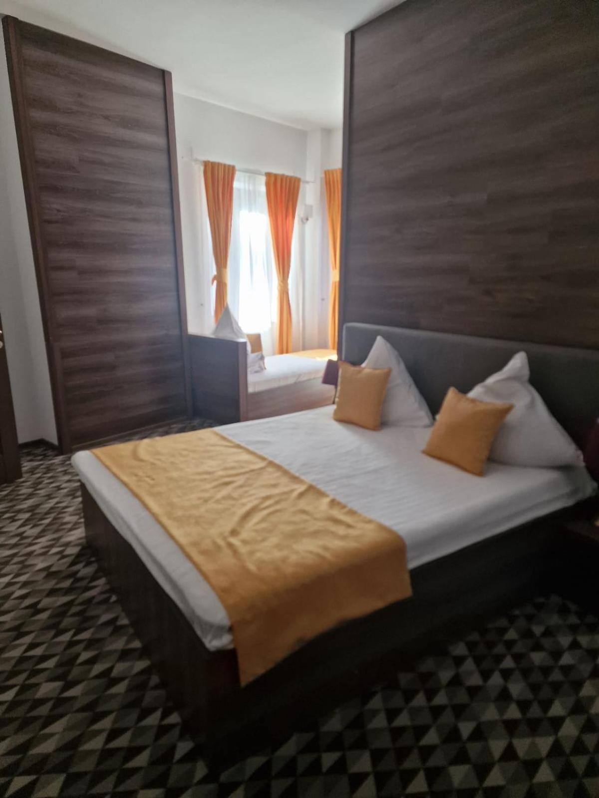 No 107 Predeal Ngoại thất bức ảnh